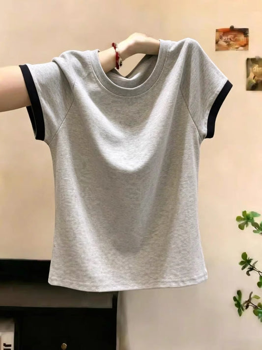 High-end women's clothing from department stores - stylish and versatile gray short-sleeved T-shirt with a flattering design and fitted silhouette.