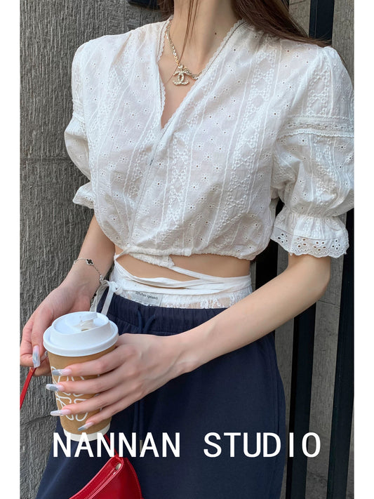 Zhang Xiaonai French white puff sleeve lace jacquard short-sleeved shirt short strap navel-exposed lace V-neck top