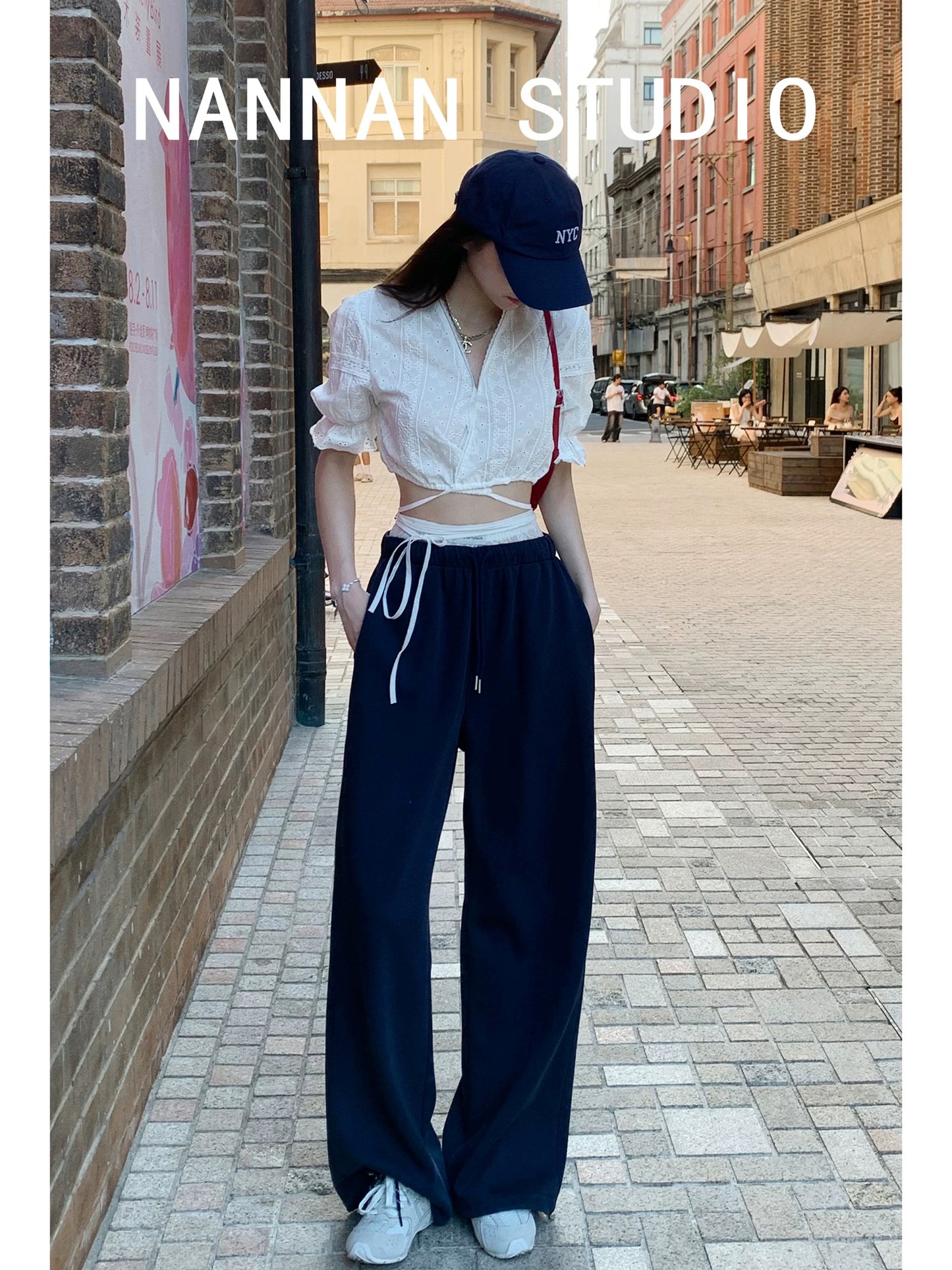 Zhang Xiaonai French white puff sleeve lace jacquard short-sleeved shirt short strap navel-exposed lace V-neck top