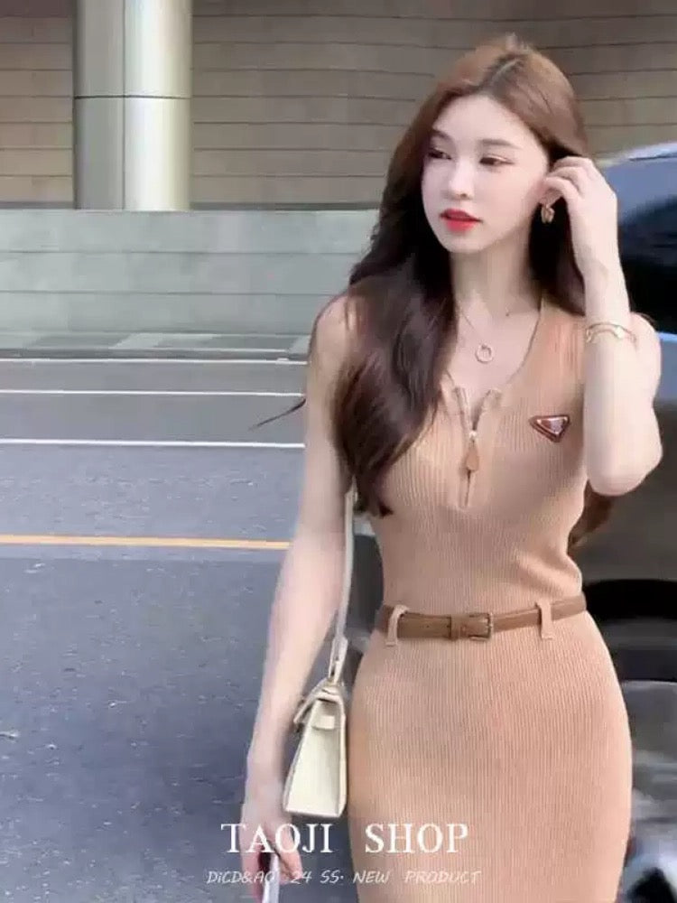 High-end temperament lady age-reducing knitted long skirt 2025 spring French niche design inner dress for women
