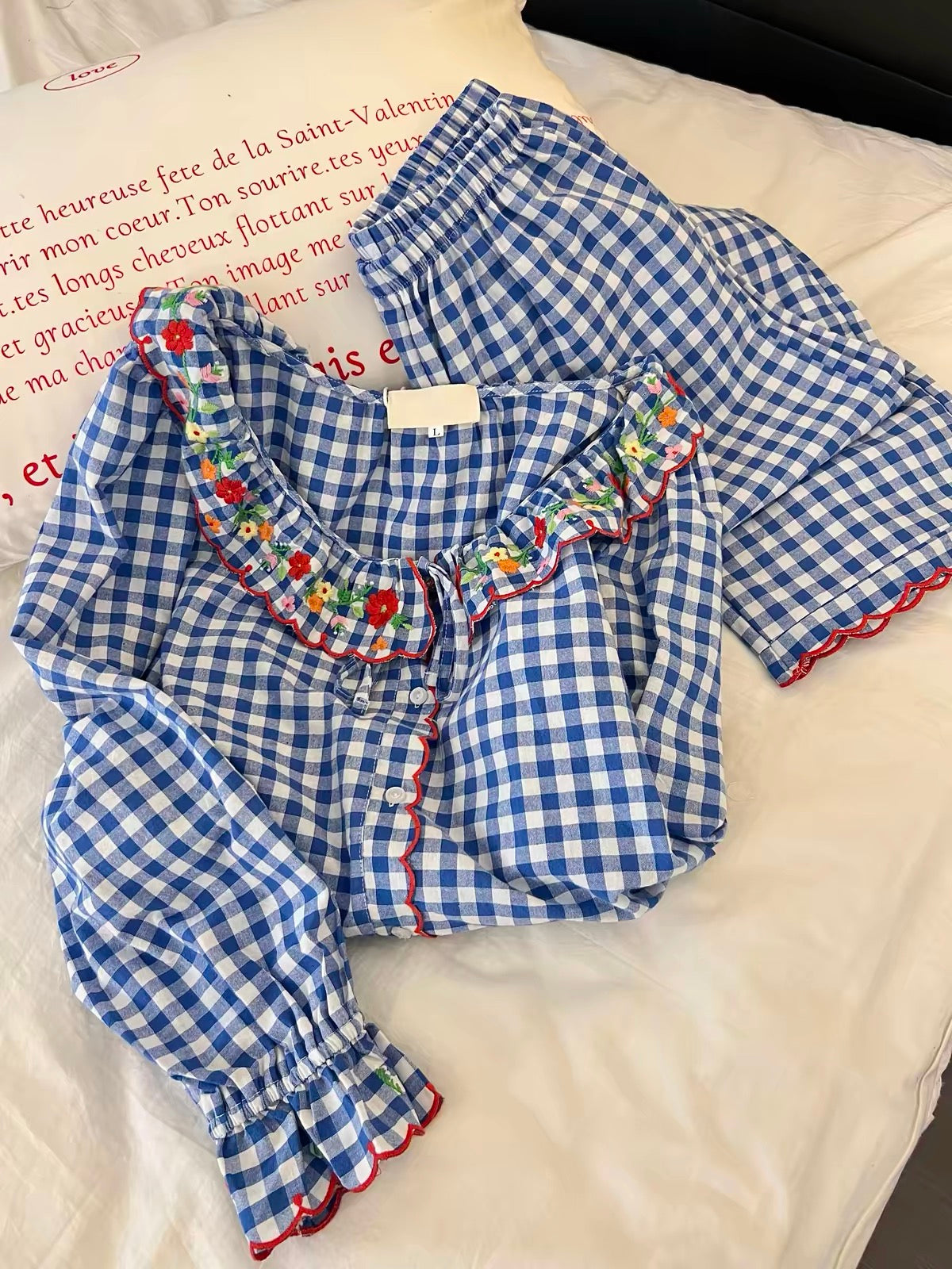 Women’s fresh-style blue plaid embroidered pajama set – 2026 spring/autumn new collection, featuring a sophisticated, high-end look with long-sleeved top and trousers.