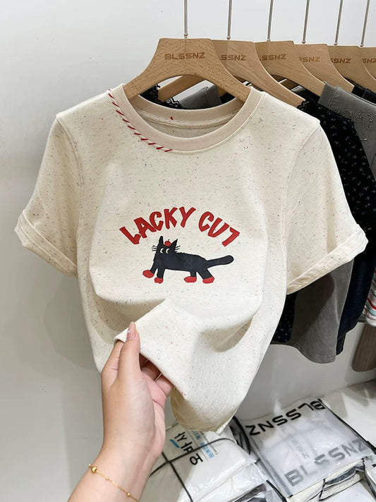 Apricot letter print right shoulder short-sleeved T-shirt for women, loose and slim, summer design, niche, unique and chic top