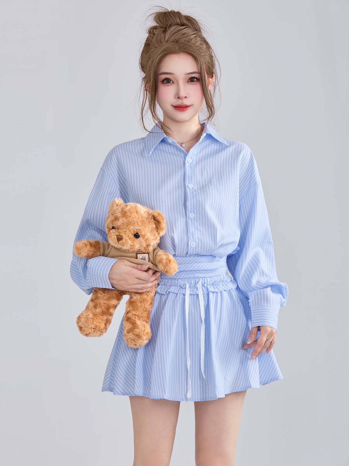 Spring style college style fashion outfit suit blue striped shirt high waist pleated skirt two piece suit