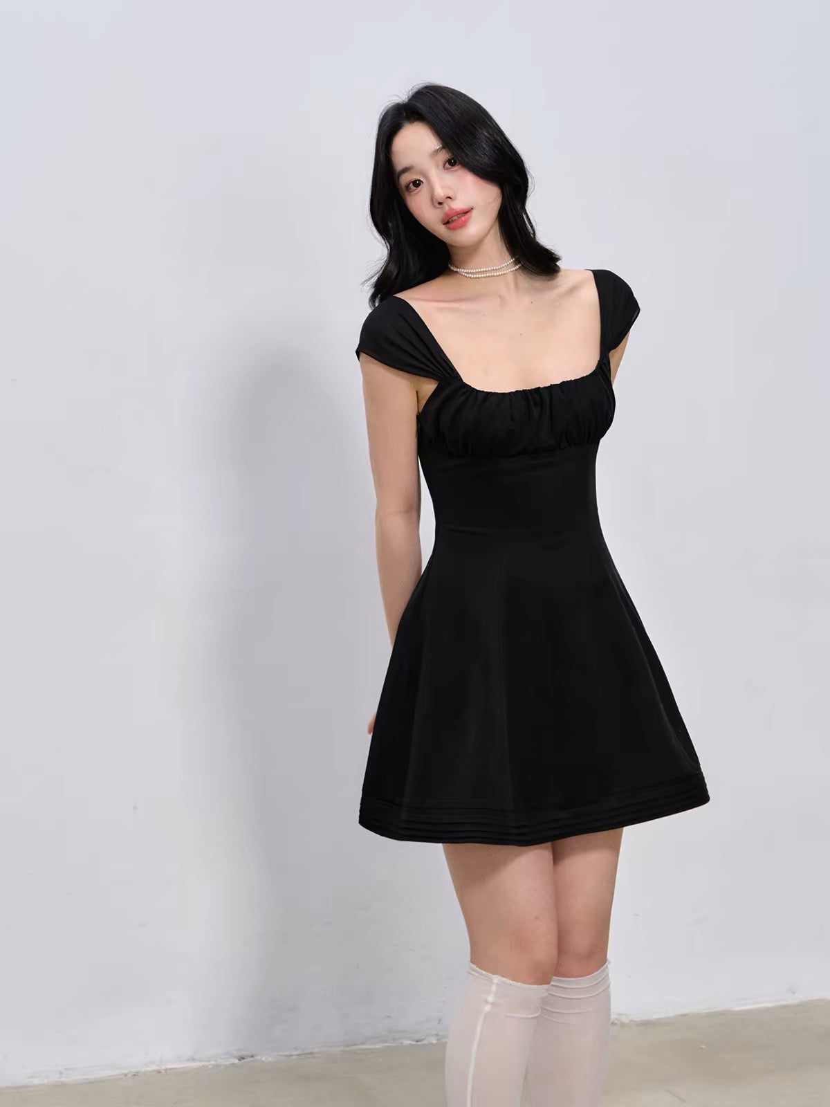 Special Offer] LaluneDuCiel French-Style Black Tencel Dress – Square-Neck, Waist-Defining, Slimming, and Sexy
