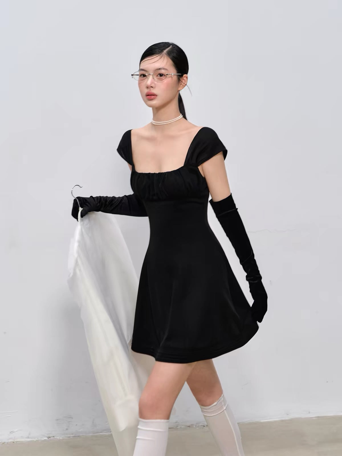 Special Offer] LaluneDuCiel French-Style Black Tencel Dress – Square-Neck, Waist-Defining, Slimming, and Sexy