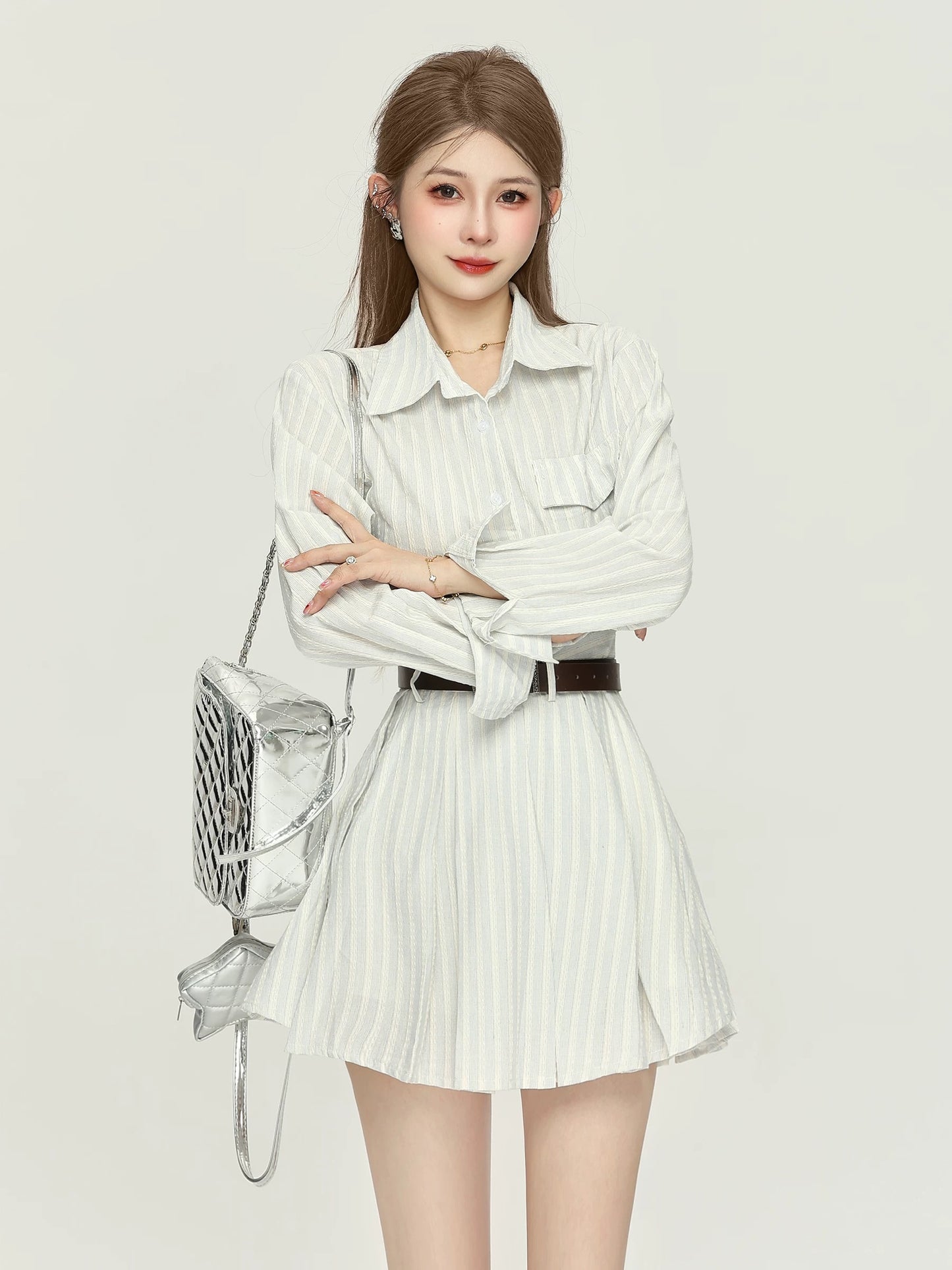 Xiao P Clothing Station Korean retro design dress for women in early autumn, small waist and slim striped shirt dress