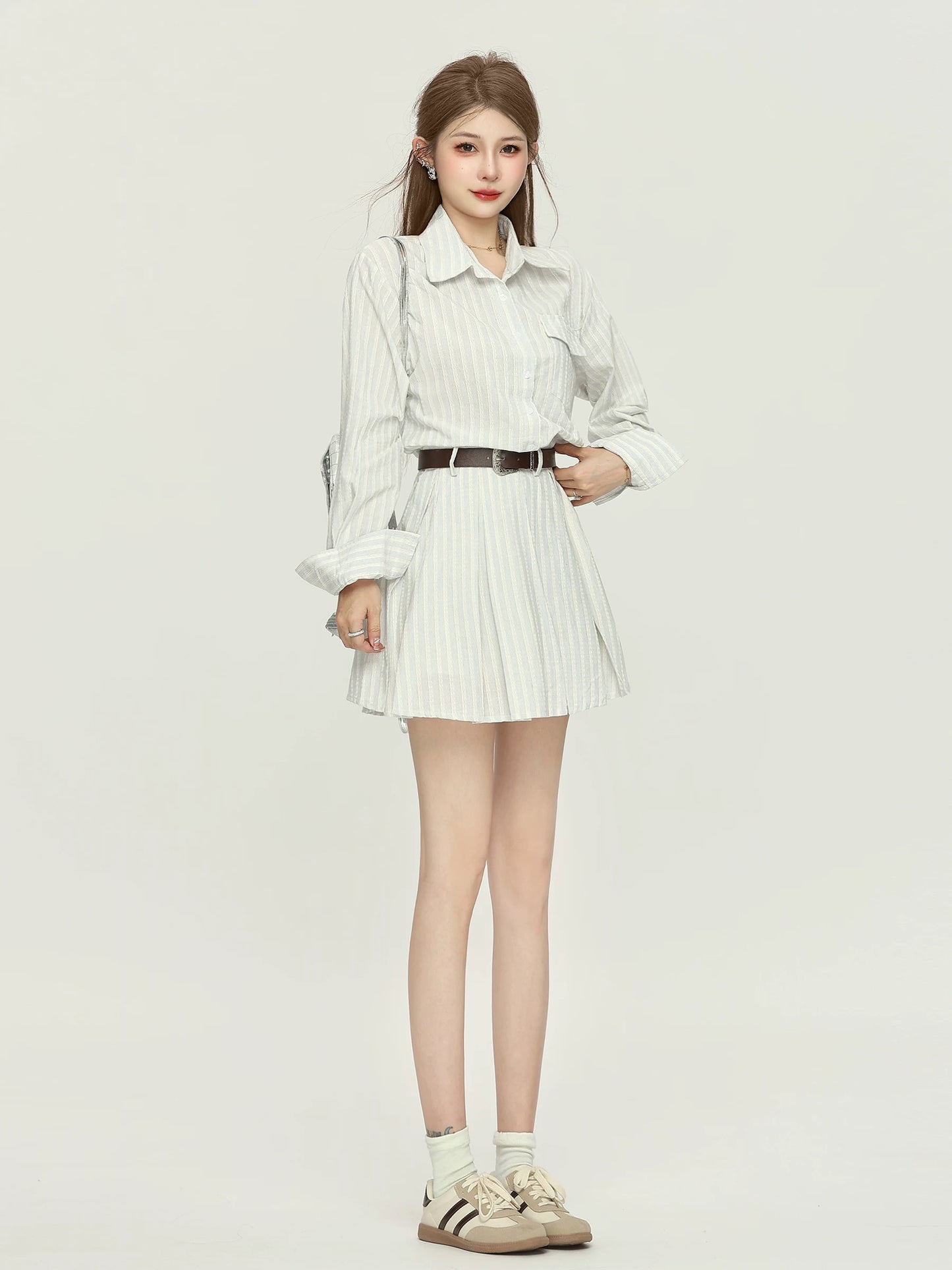 Xiao P Clothing Station Korean retro design dress for women in early autumn, small waist and slim striped shirt dress