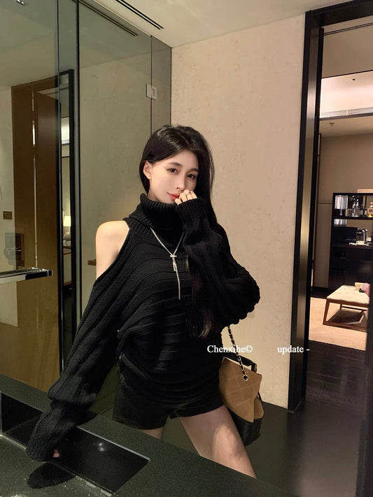 He Chenxi pile high collar off the shoulder design loose lazy atmosphere sweater autumn and winter black long-sleeved top
