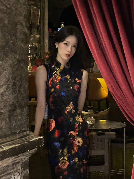 TiTi – "Blossoms" (Fan Hua) – Flocked Mesh Cheongsam (Hong Kong-Style Craftsmanship)