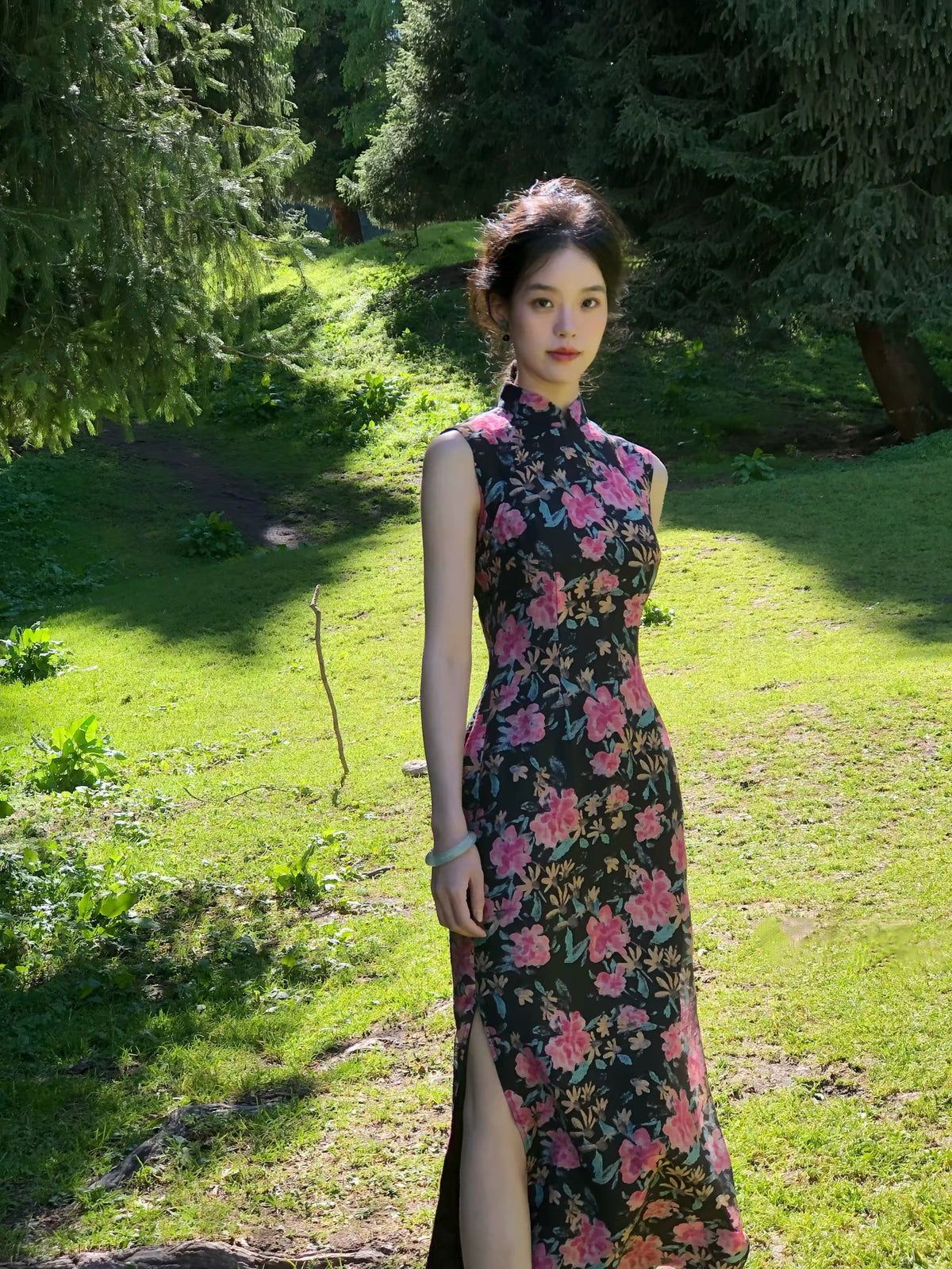 Ti Ti Zhao Ying – Black, Sleeveless, Long-Length, Modernized Chinese-Style Qipao (Cheongsam)