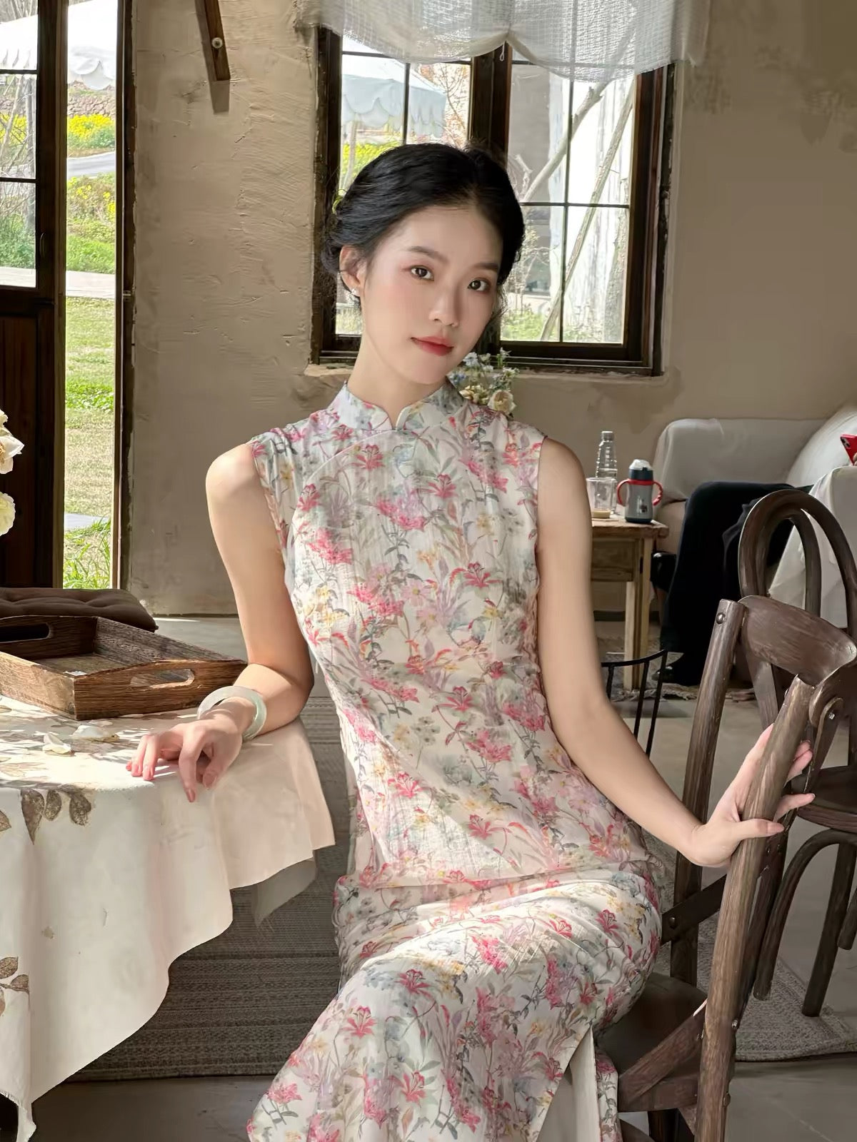 TiTi LiLi Hong Kong-Style Modernized Sleeveless Long Qipao