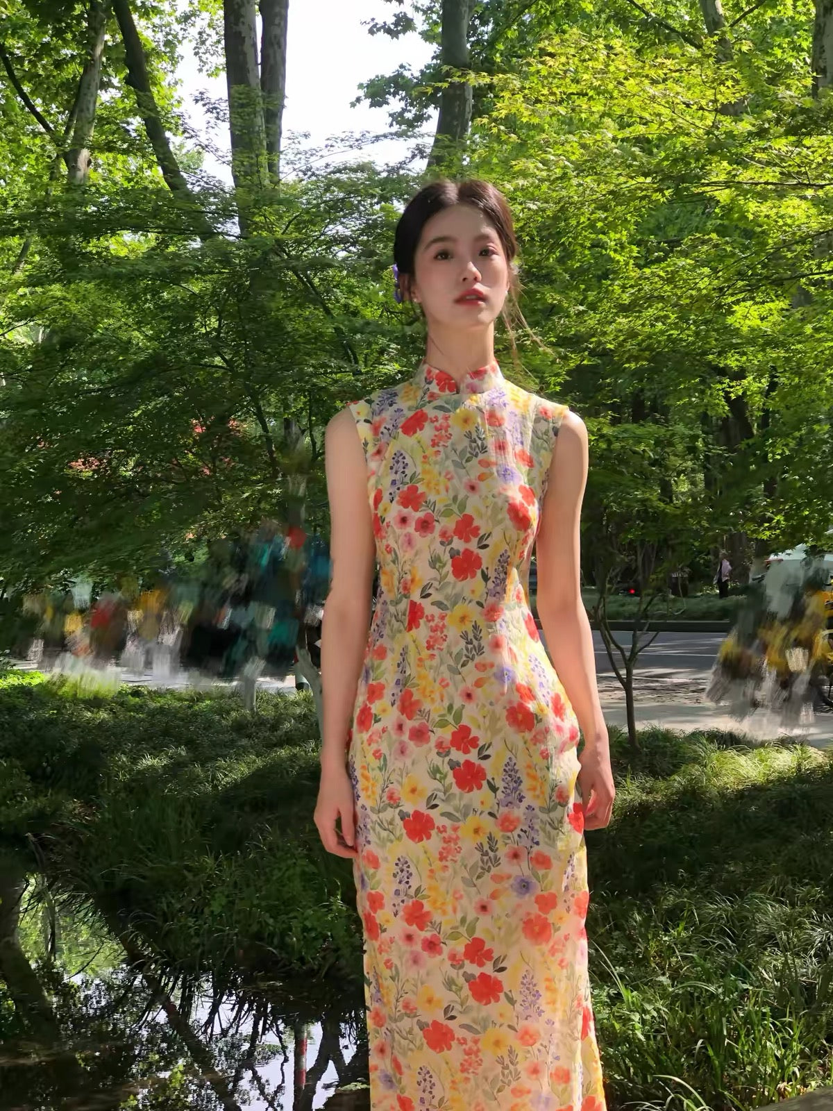 Ti" Collection – *Haitang Chun* (Begonia Spring) – Floral-Patterned, Modernized Hong Kong-Style Sleeveless Long Qipao