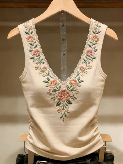 Shenzhen Nanyou brand women's clothing, fresh floral embroidered camisole, gentle and beautiful, stylish inner top.