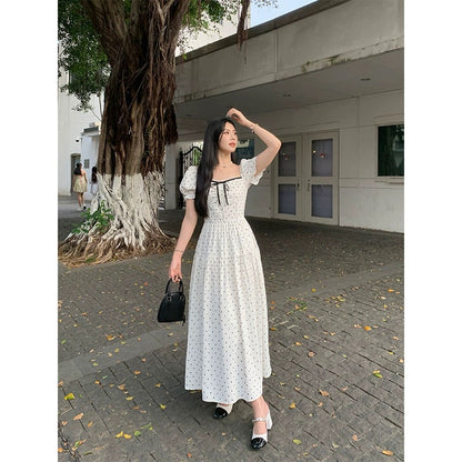 Sweet and Spicy Duoduo [Romandie] white short-sleeved dress for women to wear on summer outings with pear-shaped figure and polka-dot skirt