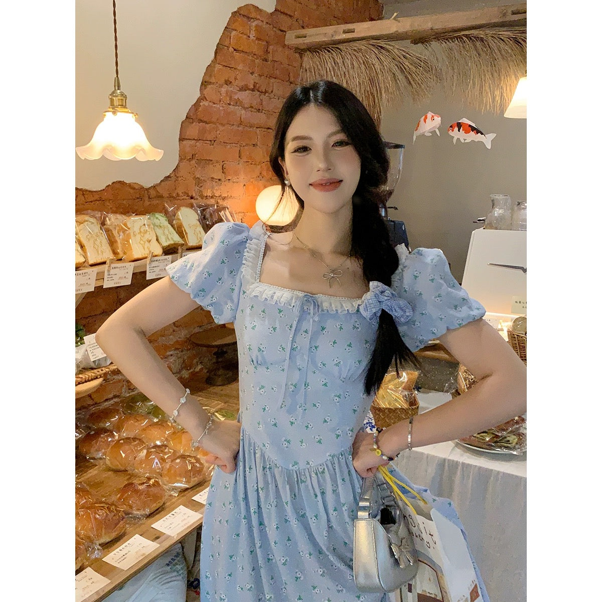 Sweet and Spicy Duoduo [Early Summer Wind Chimes] Blue Floral Dress Women's Summer 2024 New Short-Sleeved Waist Skirt