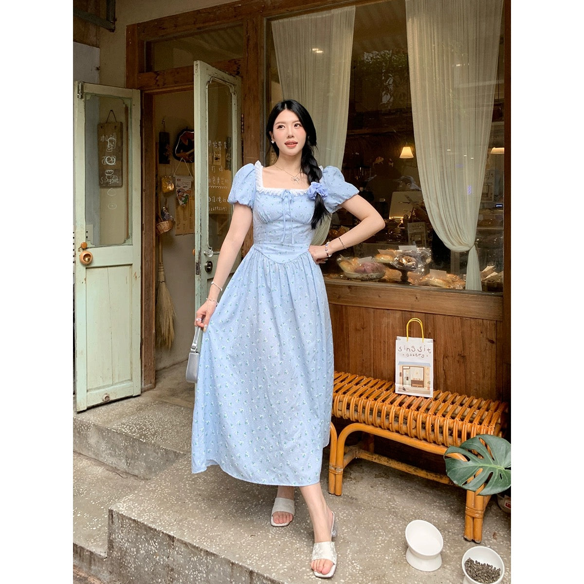 Sweet and Spicy Duoduo [Early Summer Wind Chimes] Blue Floral Dress Women's Summer 2024 New Short-Sleeved Waist Skirt