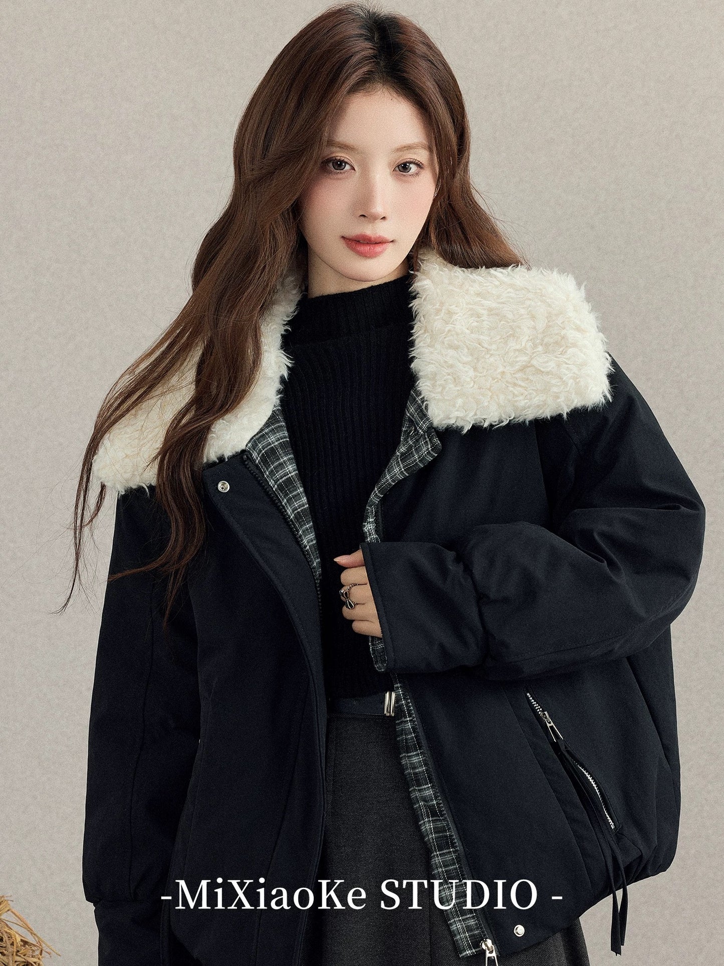 Mi Xiaoke American Retro Style Fur Collar Short Jacket Women's 2025 Autumn and Winter Warm Petite Black Cotton-padded Top