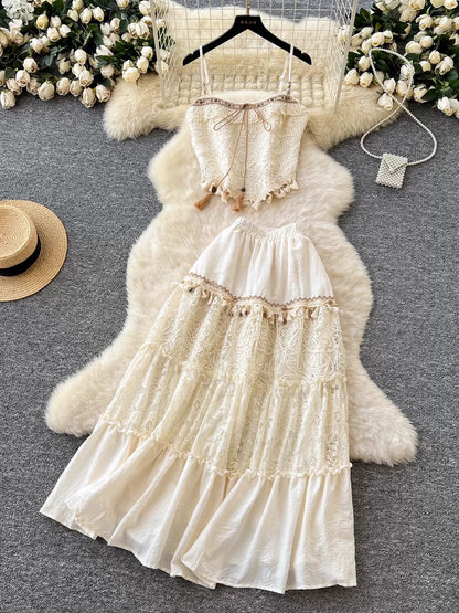 Yunnan Dali travel and vacation outfit for women: sweet tassel camisole vest with lace patchwork high-waisted skirt set