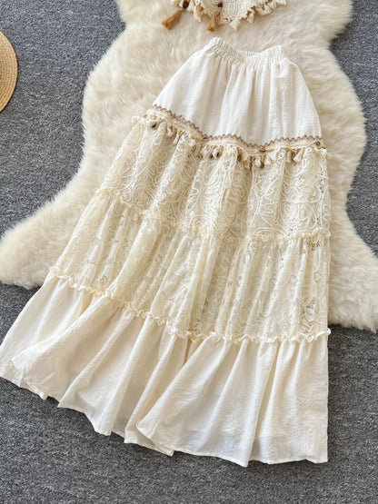 Yunnan Dali travel and vacation outfit for women: sweet tassel camisole vest with lace patchwork high-waisted skirt set