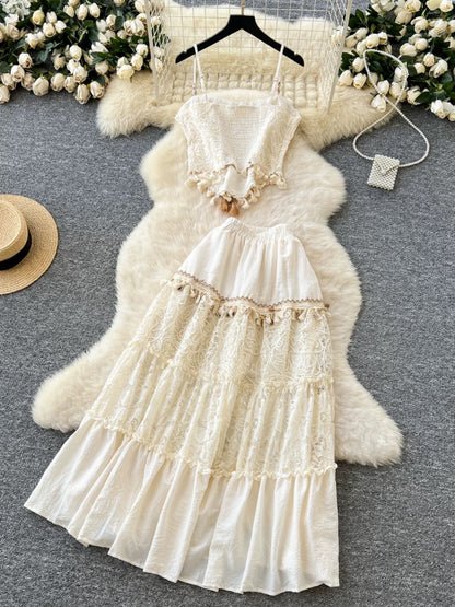 Yunnan Dali travel and vacation outfit for women: sweet tassel camisole vest with lace patchwork high-waisted skirt set