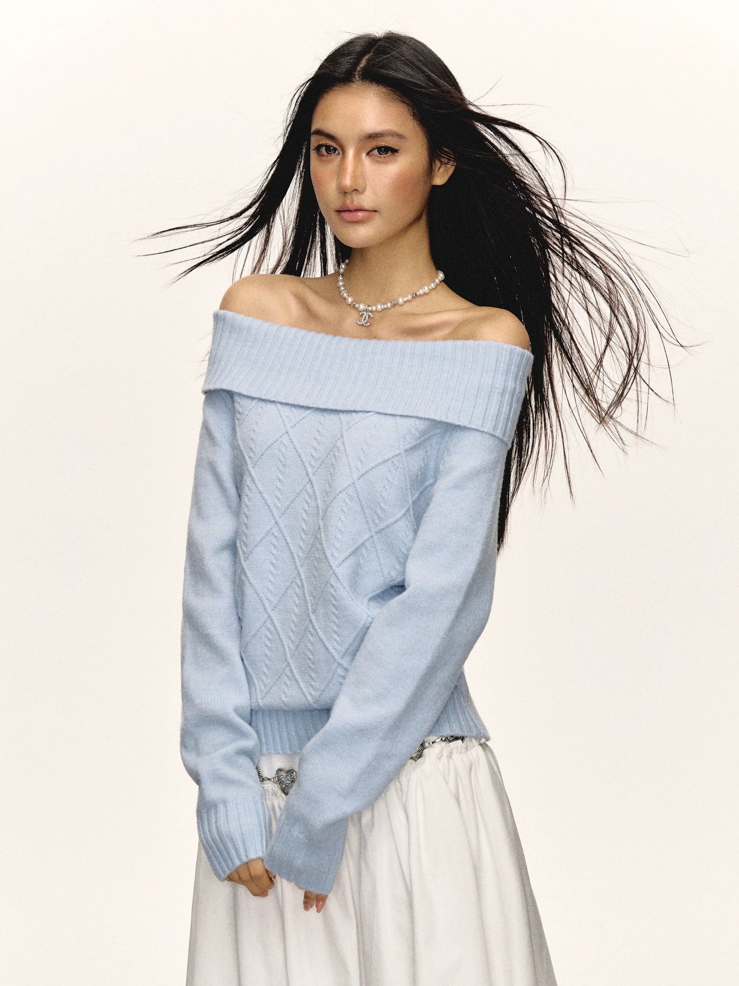 Ariseism American retro high-end one-shoulder long-sleeved sweater for women in autumn and winter new inner layering top