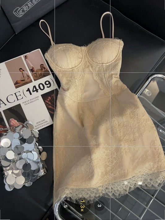 French lace suspender dress female temperament celebrity daughter style 2025 new waist heavy work tube top dress