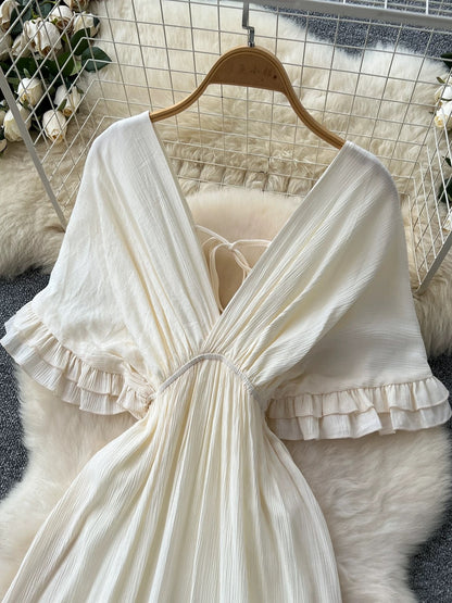 Fairy-like gentle dress for women, 2025 summer, French style V-neck, waist-cinching, elegant ruffled hem, flowing long dress