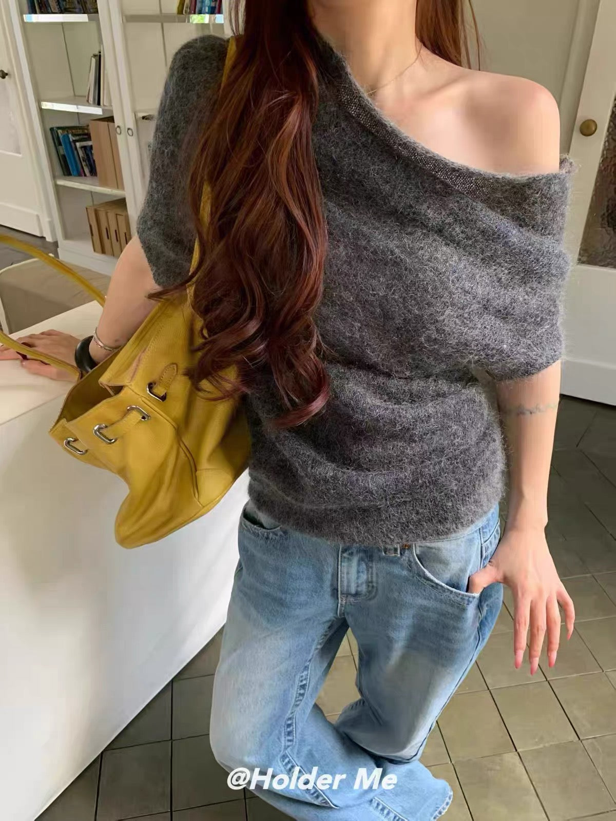 Shisanhang 2026 Autumn/Winter New Collection: Korean-Style Chic Asymmetric One-Shoulder Knitted Top for Women