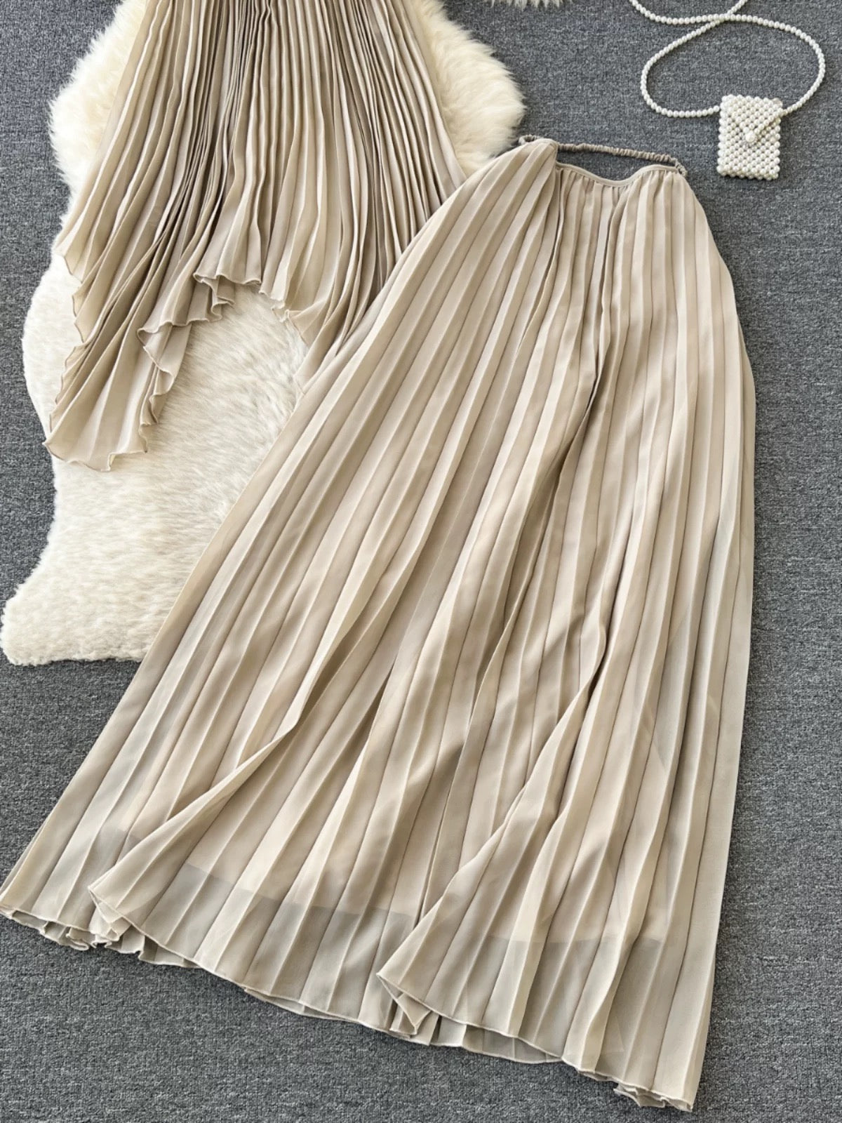 Dopamine-infused beach vacation fashion set for women: halter neck pleated camisole top + high-waisted midi skirt