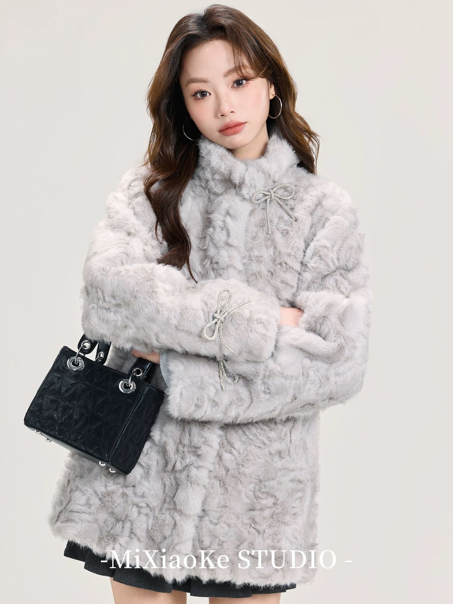 Mi Xiaoke's High-End Lambswool Coat for Women, Autumn and Winter, Thickened and Warm Fur Coat for Petite Figures