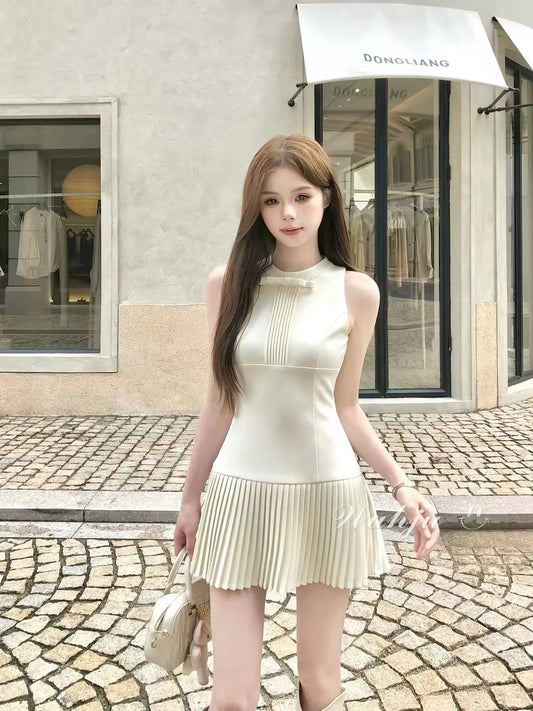 WAHJU's Limited Edition Gentle Summer Slim Fit A-line Pleated Dress with Bow at the Neckline