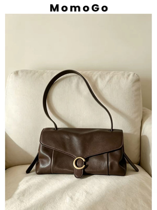 Sophisticated, niche-style women’s shoulder/underarm bag—a 2026 new arrival, offering an affordable luxury aesthetic; a chic, versatile "baguette" bag perfect for commuting or everyday outings.