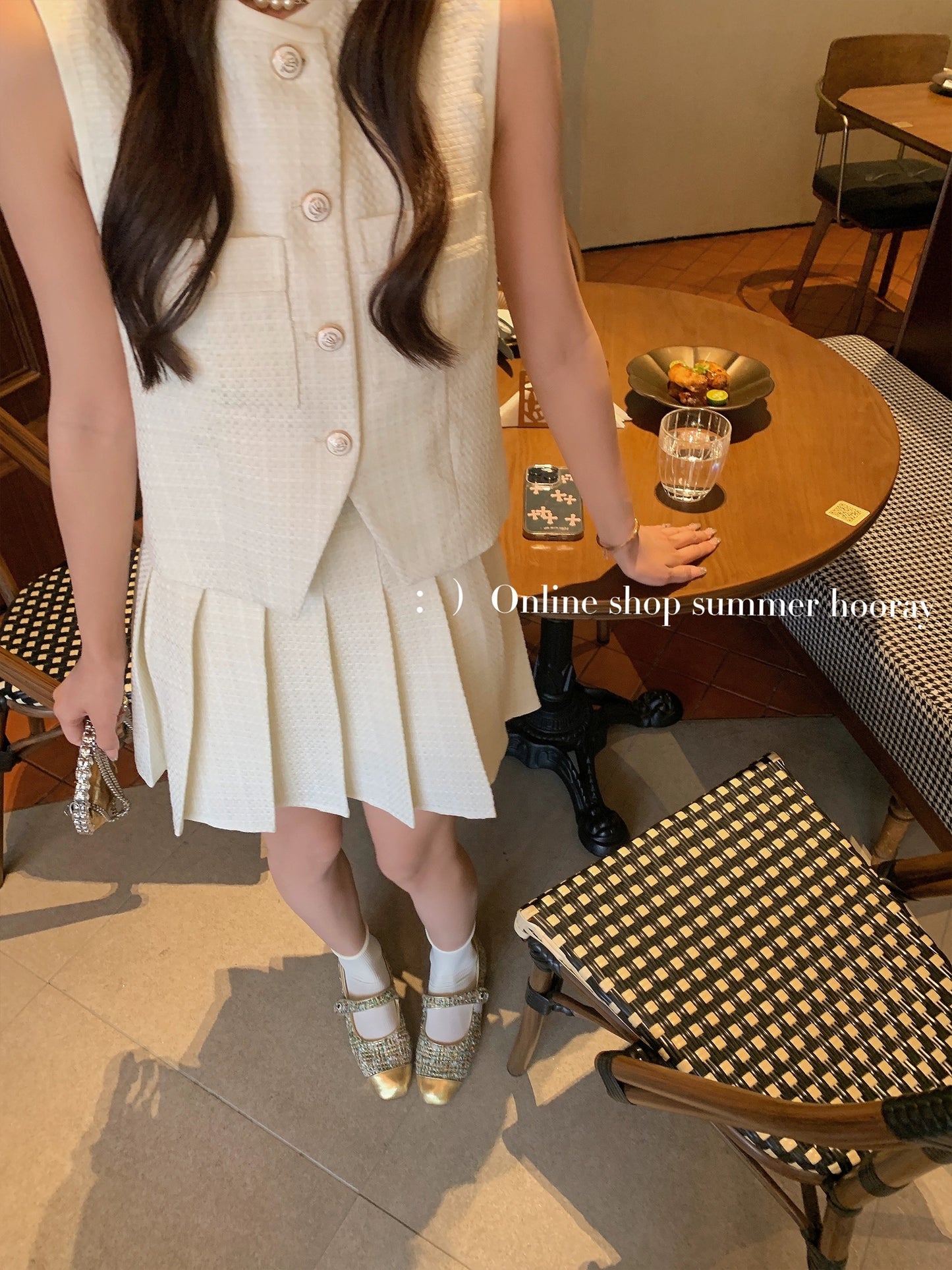 Xiajia Xiaoxiangfeng vest, fashionable half-length skirt, age-reducing temperament, two-piece suit for women, a complete set of summer clothes