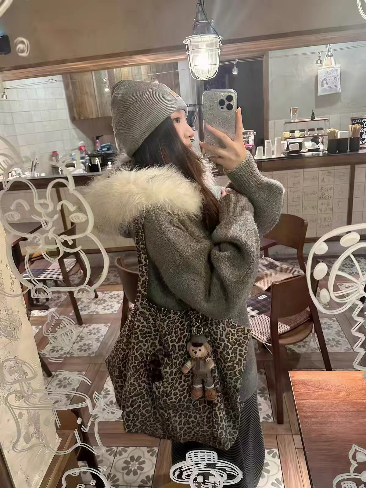 Women’s Fall/Winter "Rich-Girl Aesthetic" Cardigan: A Soft, Cozy, and Oversized Knit Jacket Featuring a Large Faux-Fur Hood Trim