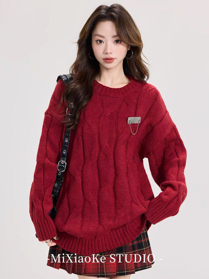 Red cable knit pullover sweater for Mi Xiaoke's birth year, perfect for autumn and winter, thick and cozy round neck knit top.