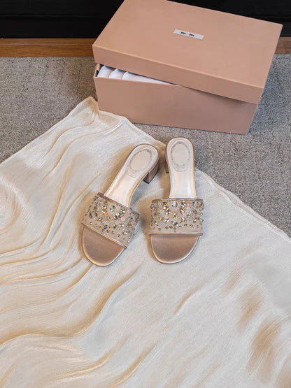 Exquisite craftsmanship—diamond-encrusted women's slippers, elegant and refined, perfectly paired with evening gowns and banquets, featuring a stiletto heel, a new arrival for Summer 2026.