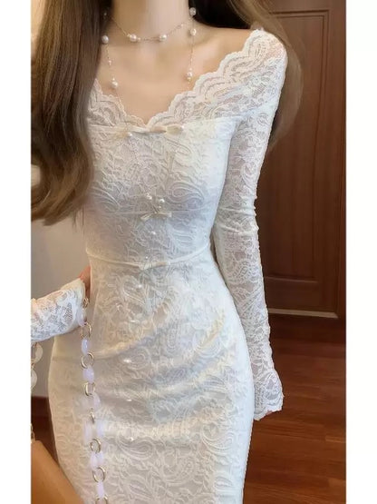French-style high-end lace V-neck long-sleeved dress, elegant and dignified for formal occasions, perfect for Fall 2025.