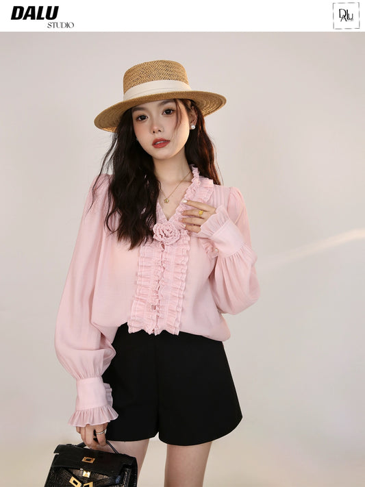 DALU "Under the Cherry Blossom Tree" long-sleeved pink chiffon shirt with earring design and lightweight feel. Detachable brooch