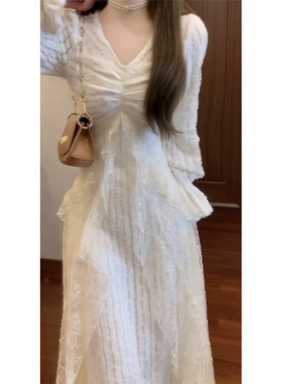 French-style gentle and unique super beautiful knitted sweater dress, Korean-style elegant lace waist-cinching long dress, early winter