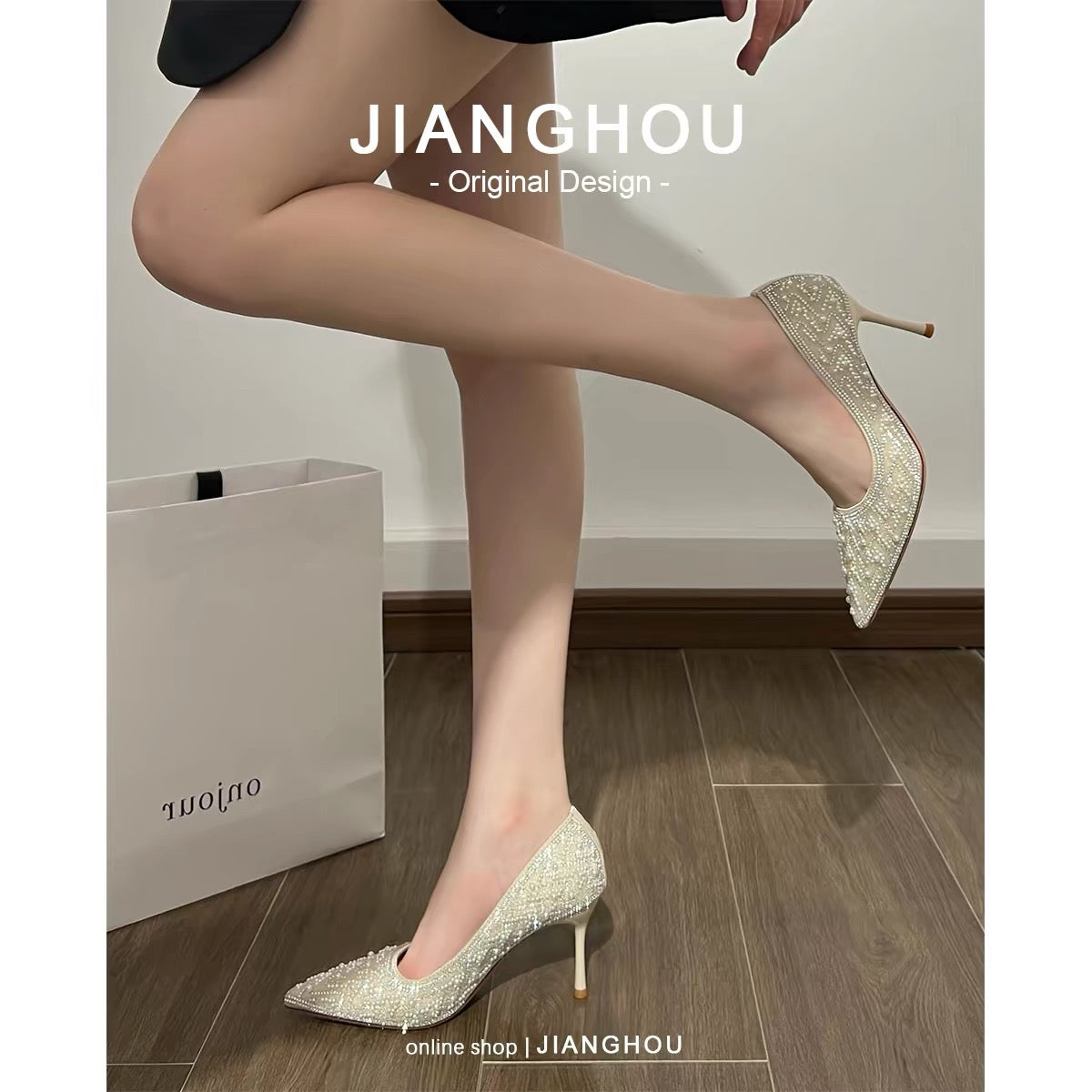 Genuine leather ~ Exquisite wedding shoes with delicate glitter and rhinestones, perfect for main wedding dresses, comfortable stiletto heels, engagement shoes, and bridesmaid shoes.