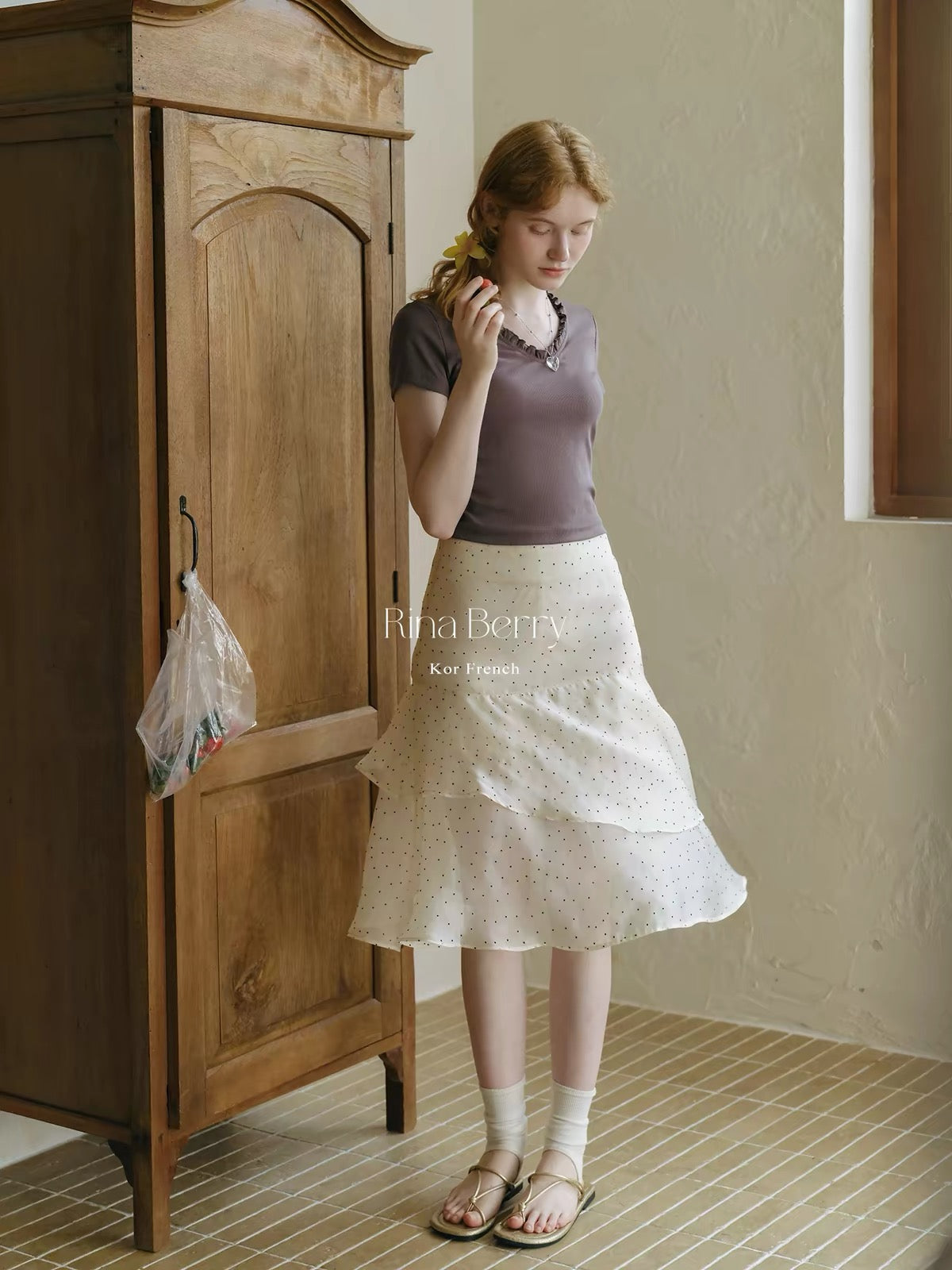 Rina Berry Polka-Dot Paneled Mermaid Skirt – An Asymmetrical, Double-Layered Autumn Piece with a Distinctive, Atmospheric Flair