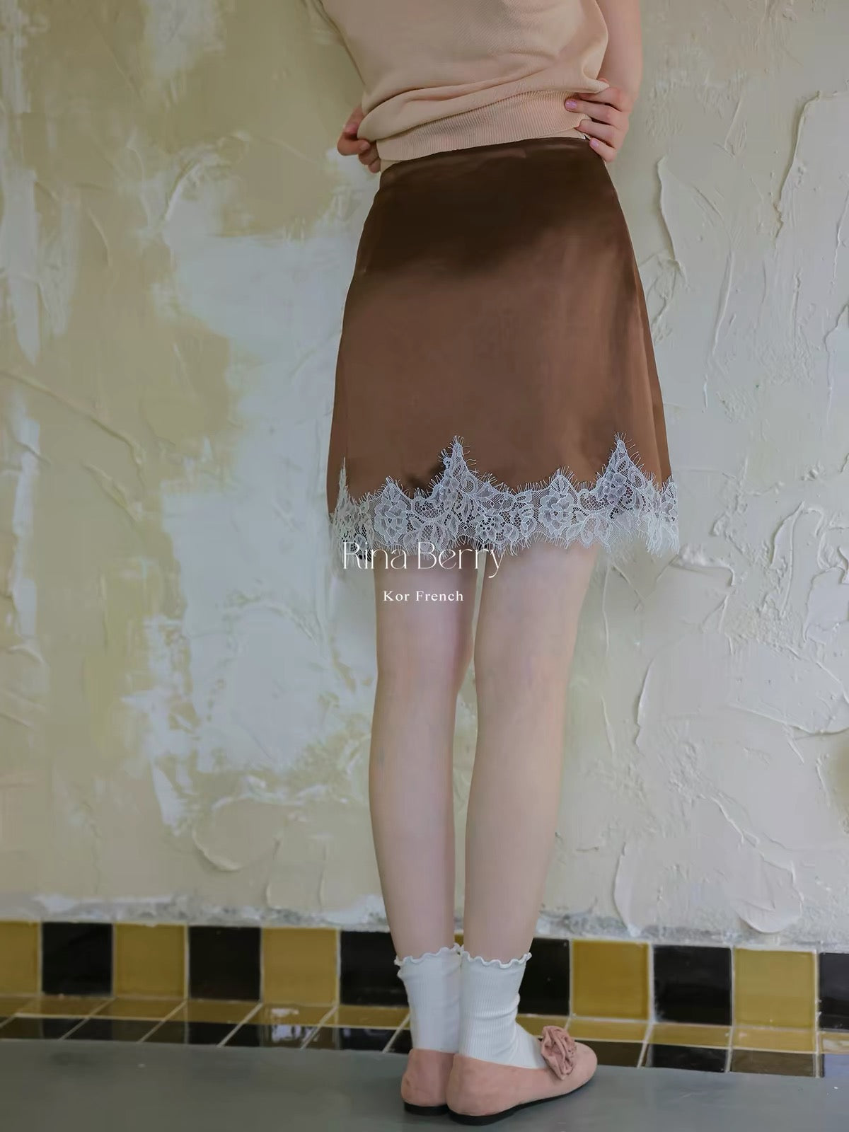 Rina Berry Acetate & Lace Mini Skirt – Elegant, Draped Satin High-Waisted Skirt with a Slim-Fit, Sophisticated Silhouette for Autumn