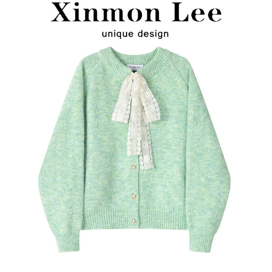 XinmonLee's stylish and elegant round-neck sweater with bow tie and fashionable winter sweater