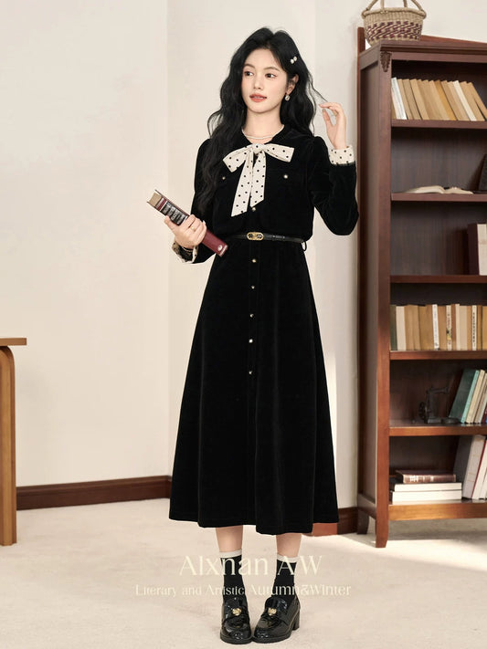 Lu Xiangnan "Black Pearl" 2025 Autumn/Winter French Style Dress for Women, Elegant Waist-cinching Velvet Faux Two-Piece Long Dress