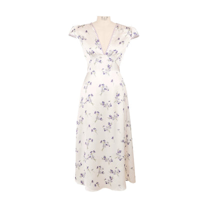 Mummy Cat laying eggs [Penhaligon's] French romantic embroidered floral holiday satin dress