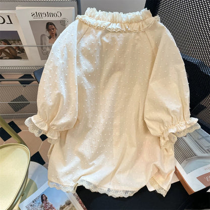 Petite sweet and cute bow tie embroidered shirt, new summer style for men and women, slimming lace collar short top