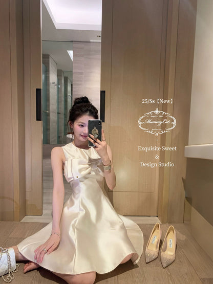 Mummy Cat laying eggs [Lucky Goddess] Exquisite satin three-dimensional bow birthday dress
