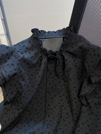 Exquisite and elegant court-style floral short shirt, new summer style for men and women, French chic flutter sleeve drawstring top.