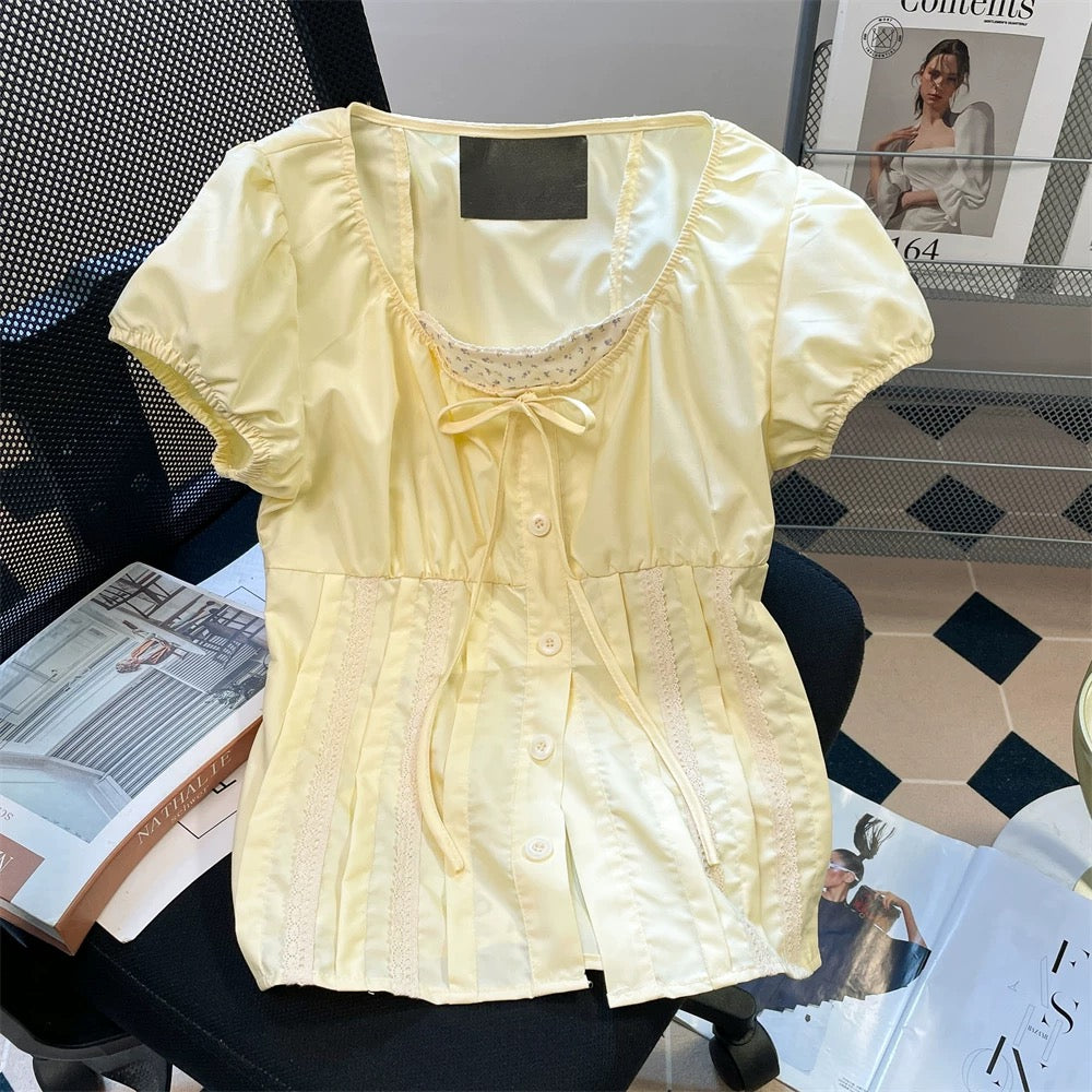 Exquisite and unique floral patchwork faux two-piece short-sleeved shirt, unisex, summer style, slimming and waist-cinching short top.