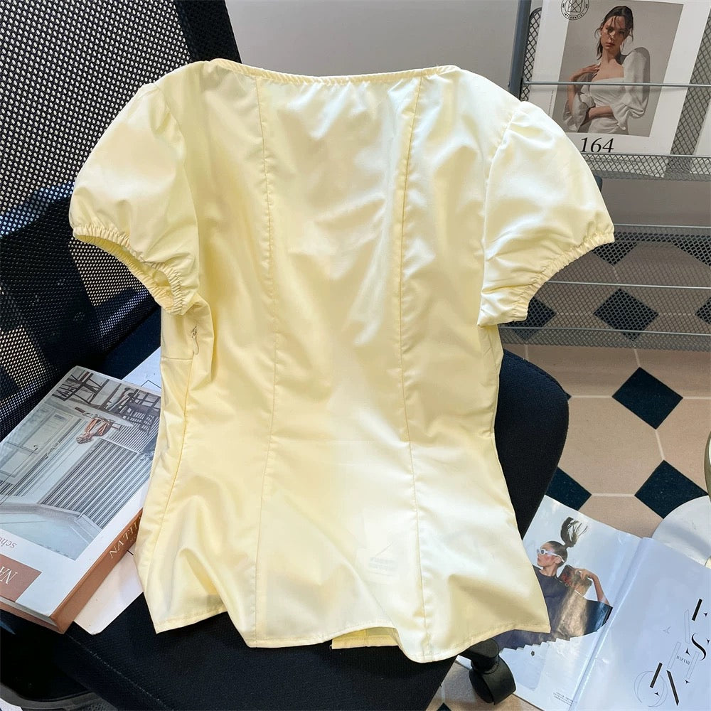 Exquisite and unique floral patchwork faux two-piece short-sleeved shirt, unisex, summer style, slimming and waist-cinching short top.